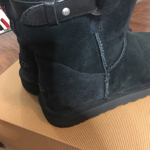 Ugg Nash Genuine Shearling Lined Boot - Picture 10 of 13